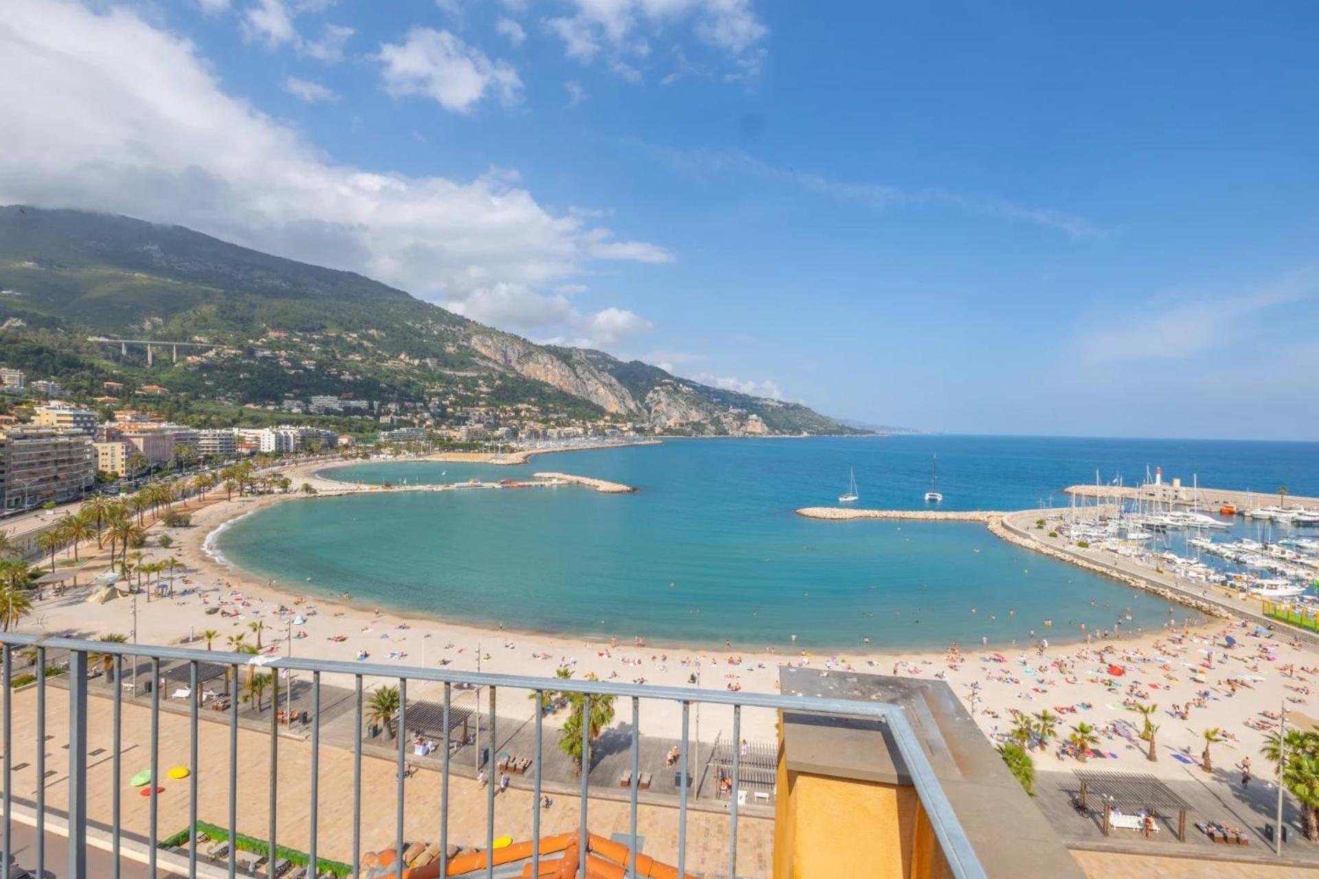 Vieille Ville De Menton Buitenkant foto