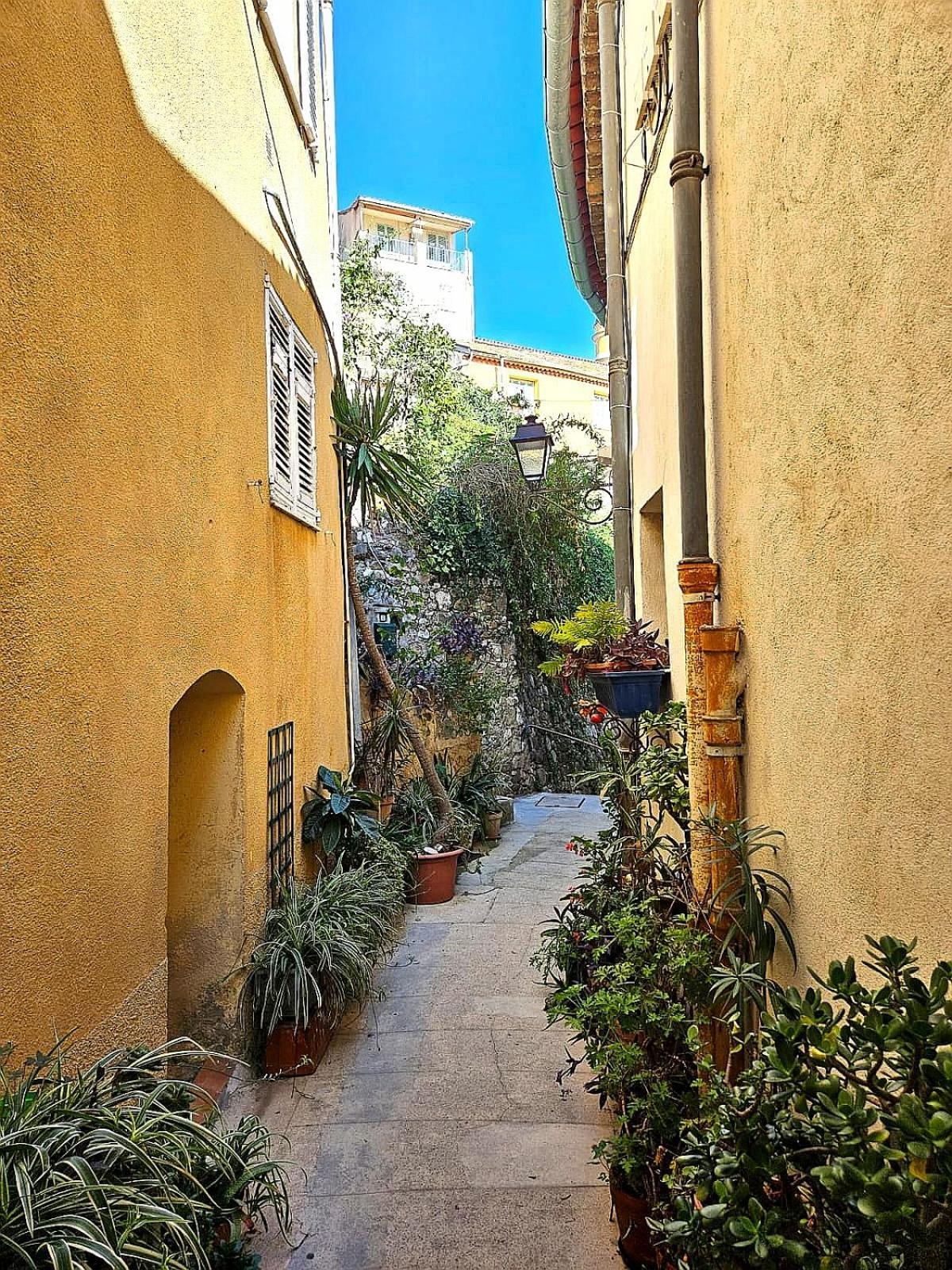 Vieille Ville De Menton Buitenkant foto